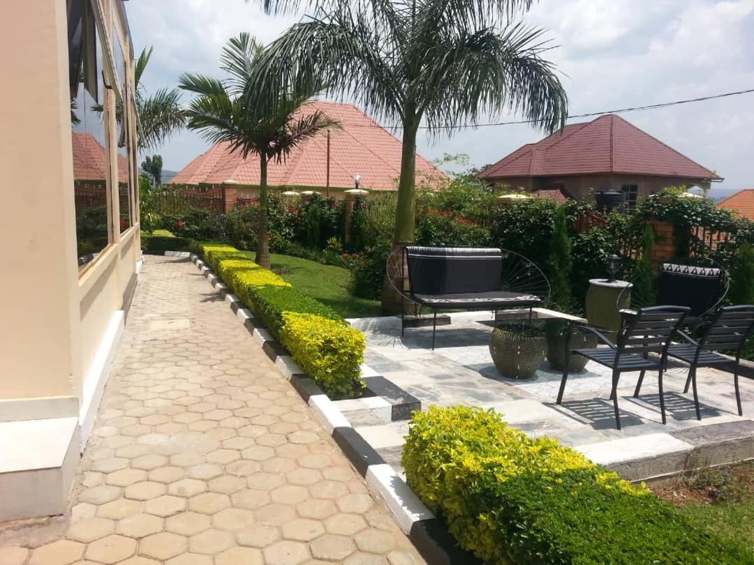 Ikaze B&B Kigali Exteriör bild