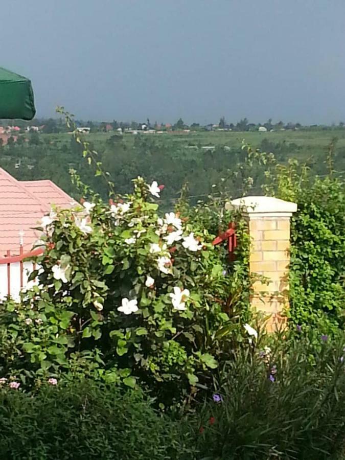 Ikaze B&B Kigali Exteriör bild